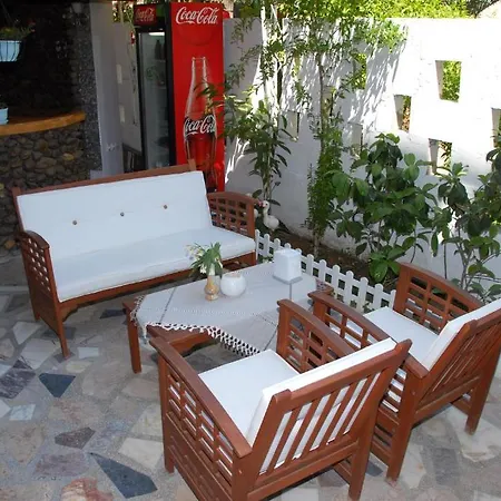 Arya Hotel