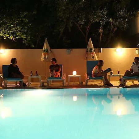 Arya Hotel 3*