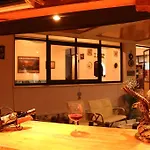 Arya Hotel
