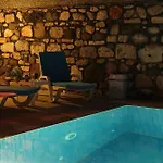 Arya Hotel