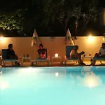 Arya Hotel 3*