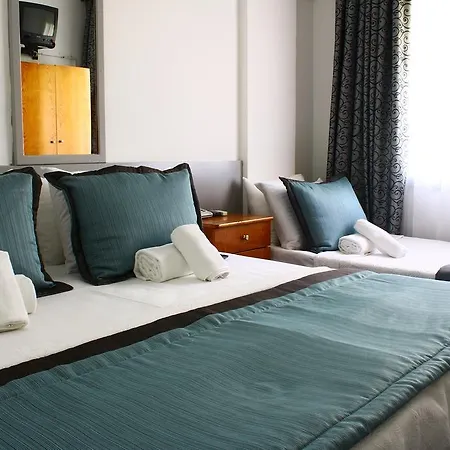 Hotel Arya